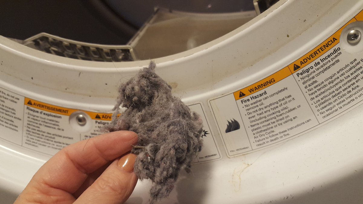 It's sweatshirt weather...which means lots of laundry fluff. Be sure to clean out the lint filters...they are fire hazards. <a href="/Toronto_Fire/">Toronto Fire Services 🇨🇦</a>
