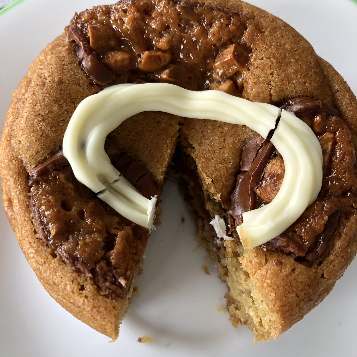 Amazing cookie pies! An early Christmas gift. Thanks <a href="/Xero/">Xero</a> <a href="/MoustacheNZ/">Moustache</a> #foodie