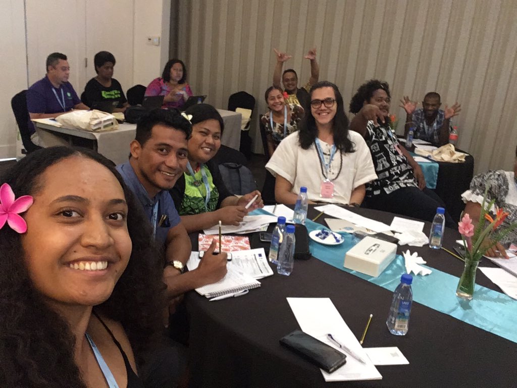 ErnestKGibson's tweet photo. A Fijian, Tongan, ikiribati, Tuvaluan and a Ni Vanuatu walk into a room and it WASN’T the beginning to a joke @PacVoices @HildaFiji @deffthompson #raisingpacificvoices #united #pasifikarising https://t.co/0ywEQugxGA