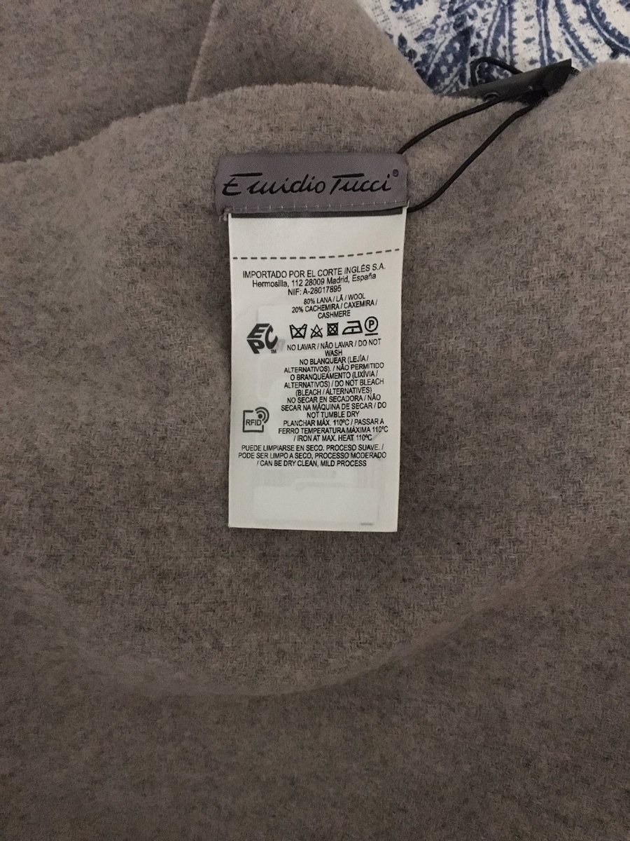 Ll. (@llnevers) on Twitter photo Hola <a href="/elcorteinglesac/">ECI Atención Cliente</a>, compré esta bufanda en la web elcorteingles.es/moda/A25336954… y la composición en la etiqueta no concuerda con lo recibido. Un saludo Hola <a href="/elcorteinglesac/">ECI Atención Cliente</a>, compré esta bufanda en la web elcorteingles.es/moda/A25336954… y la composición en la etiqueta no concuerda con lo recibido. Un saludo