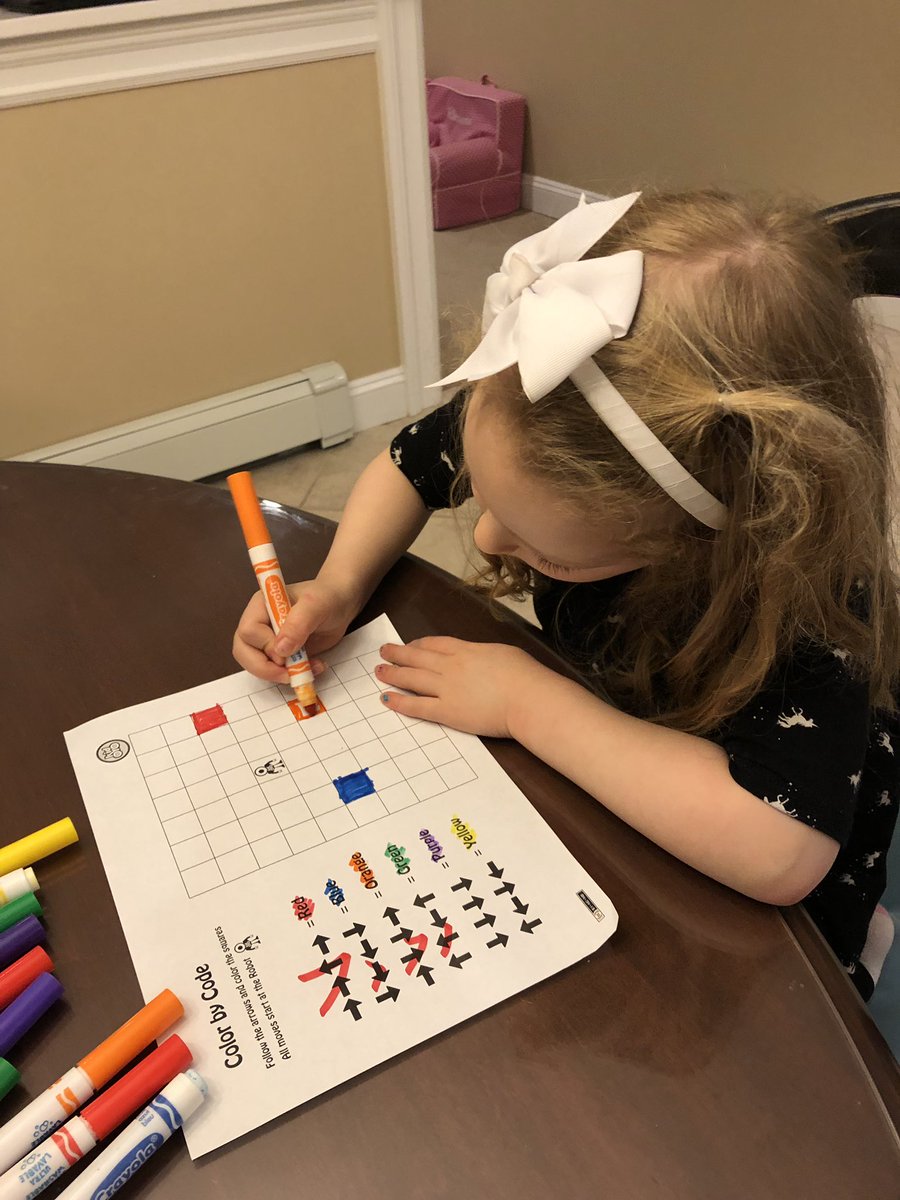 FerraraCodes's tweet image. After dinner coding thanks to @kid_OYO (and @Nodell_library for the idea)! #girlswhocode #colorbycode