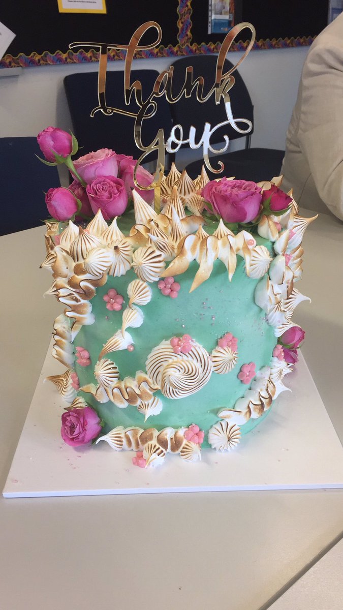 The most beautiful cake I have ever seen 😍🍰 From a year 6 student to all of our staff <a href="/SantaClaraPS/">Santa Clara School</a> It was also delish!
