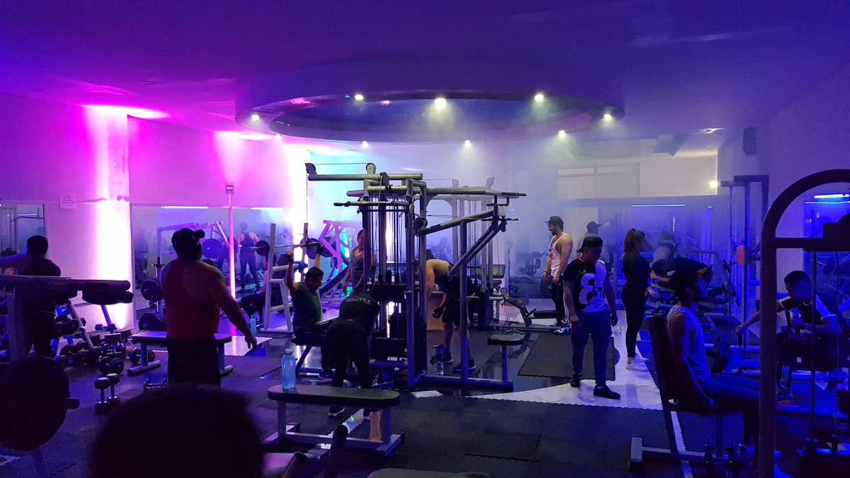 4FourGym's tweet photo. ¡Esto se ve sólo en el 4Four Gym & Fitness Club!
#4FourGymFitnessClub #WorkOutParty #Pátzcuaro #Michoacán #SaludyCuerpo #dj https://t.co/xGw8x7furU