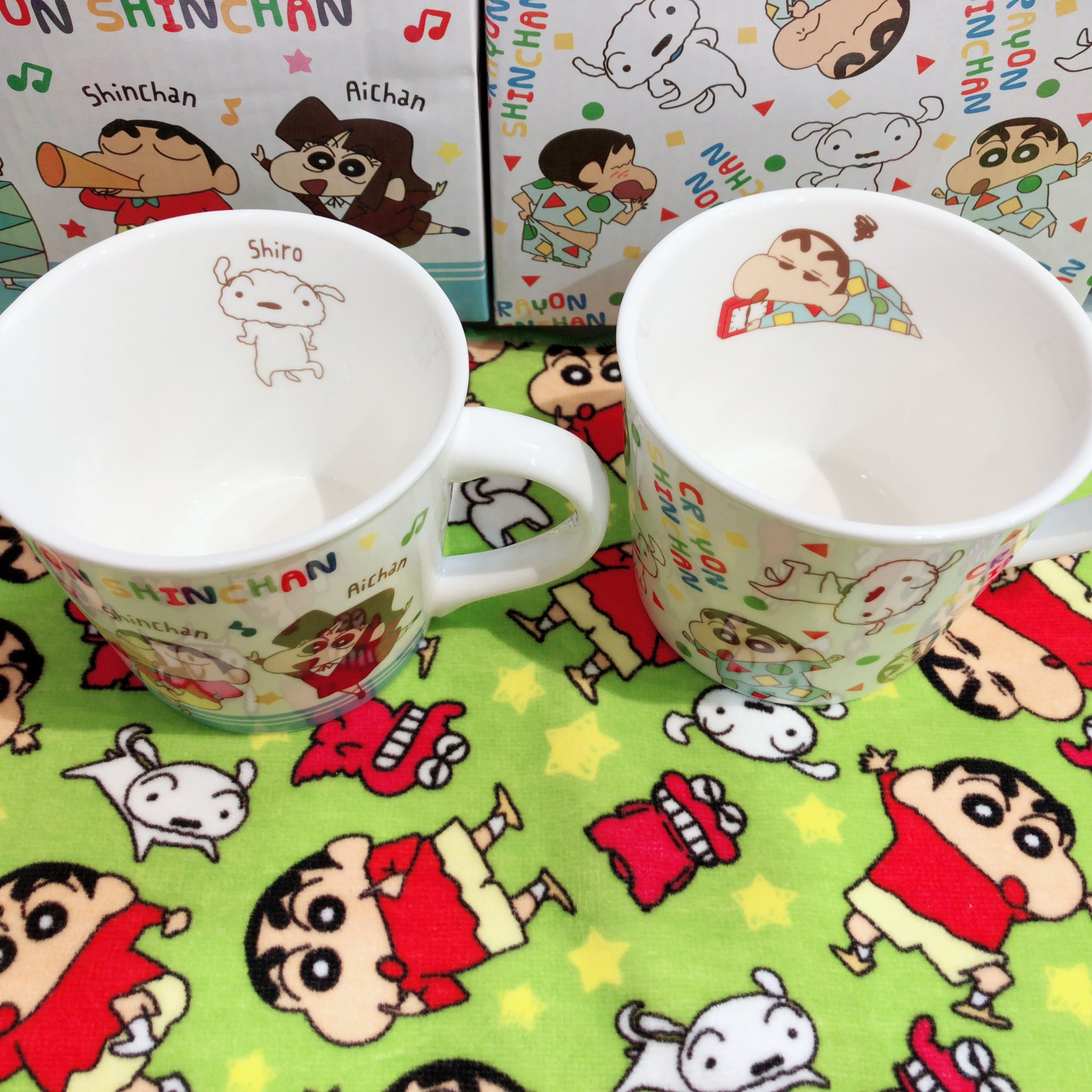 公式 クレヨンしんちゃんオフィシャルショップ アクションデパート札幌店 今日も楽しく営業中です 柄がとっても可愛いスプーン付きマグカップが札幌店でも販売中です ぜひプレゼントにいかがでしょうか マグの中にもシロと 公式 クレヨンしんちゃんオフィシャルショップ アクションデパート札幌店 今日も楽しく営業中です 柄がとっても可愛いスプーン付きマグカップが札幌店でも販売中です ぜひプレゼントにいかがでしょうか マグの中にもシロと