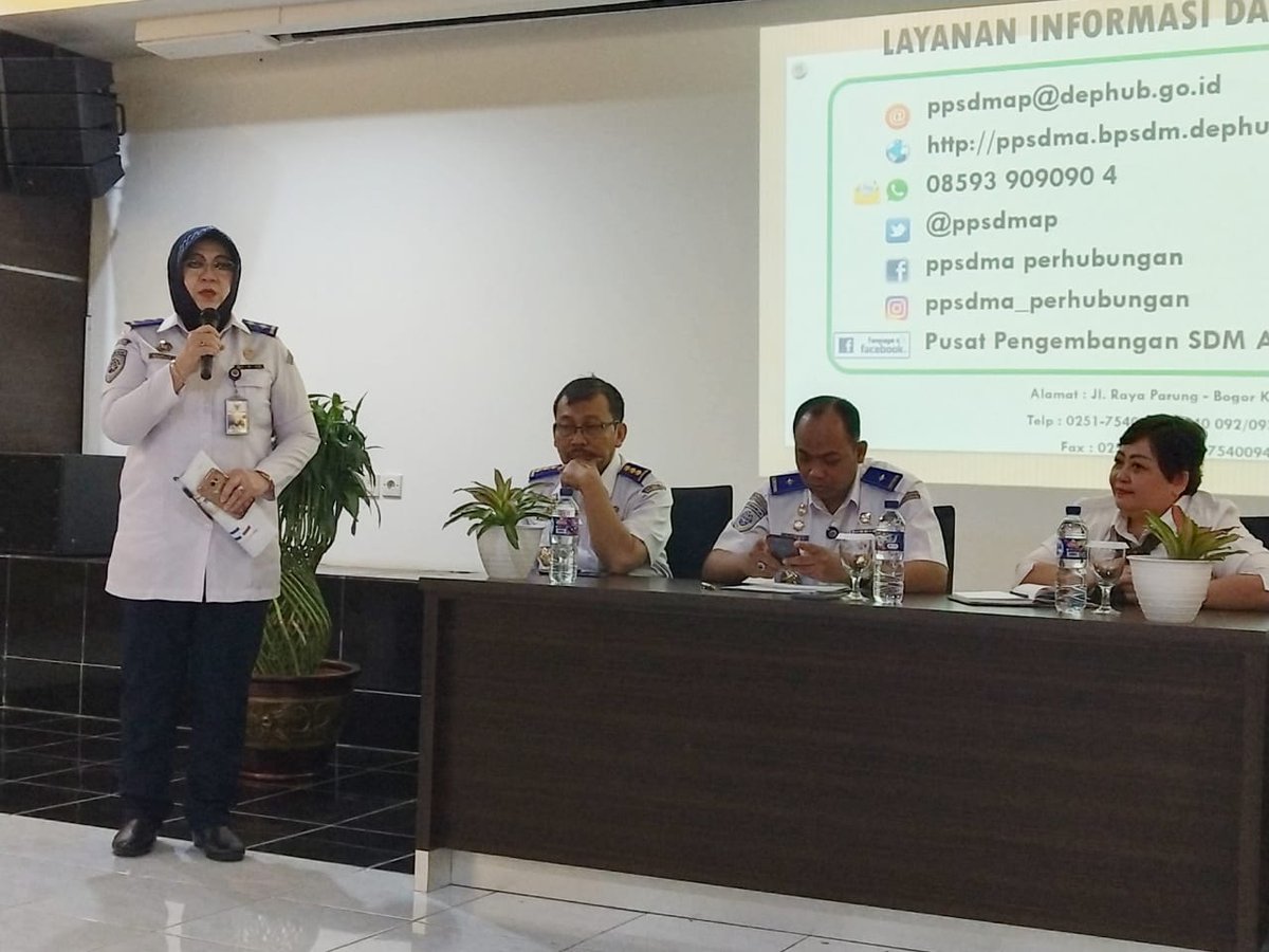 ppsdmap's tweet photo. Kunjungan Peserta Diklat MOT KEMKOMINFO Tanggal 04 Desember 2018 di PPSDM Aparatur Perhubungan dan disambut oleh Kepala PPSDM Aparatur Perhubungan.
#Bpsdm
#ppsdmap
#kemkominfo https://t.co/Rr6GVZyLIo