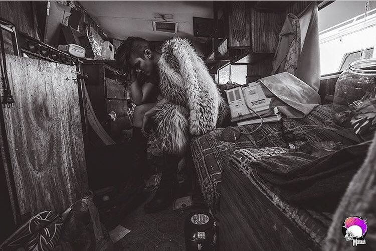 WeirdArizona's tweet photo. Faded Vogue - #MohawkPhotography 
https://t.co/AsbVPjgkOK 
@theatretoni13 (IG)
#vogue #fashion #darkartists #darkart #mohawk #fauxfur #disaster https://t.co/DHLytLK0sw