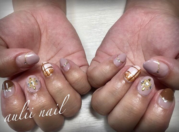 Nail Salon Aulii沖縄市 おはようございます 今月キャンペーンのお客様ネイルご紹介します 人気 のブランケットネイル ありがとうございます ネイルサロンaulii 080 6490 35 Line Afj3259y ジェル ネイル 沖縄市美原 ネイルサロン