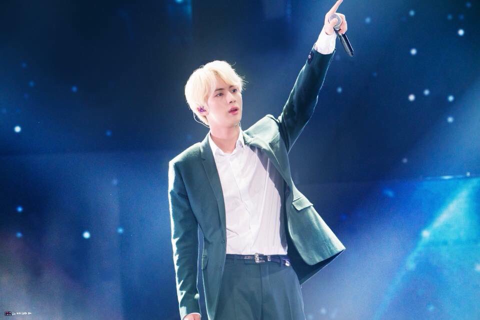 NimNguyenn's tweet photo. Happy BDay Kim SeokJin aka JinHit.  I hope you happy cause today is your day.

#HappySeokJinDay https://t.co/WxC9sKZnBK