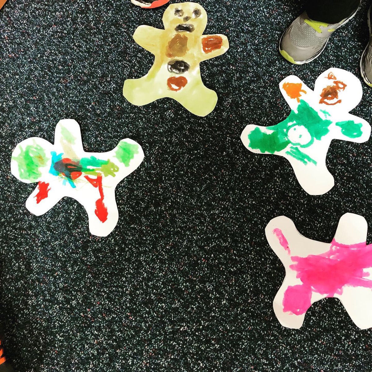 LemosSLP's tweet photo. Gingerbread men AND Ninjabread men came to speech today. After reading the stories, we wrote articulation words on the back of our “men” to practice at home. Love these stories! #robisonspirit #cfisdspirit @RobisonES https://t.co/lyuA32LB8a