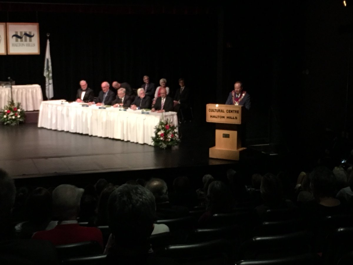 RHNarine's tweet photo. Meet your @_HaltonHills council #InaugurationNight @yourtvhalton #HaltonNews #Munipoli https://t.co/EQCKdsK0CP