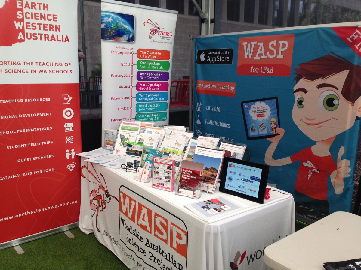 EarthScienceWA's tweet image. It was a busy start to #FutureScience18 with #STAWA @MurdochUni. Lots of familiar faces still loving our resources and new ones to share it all with!