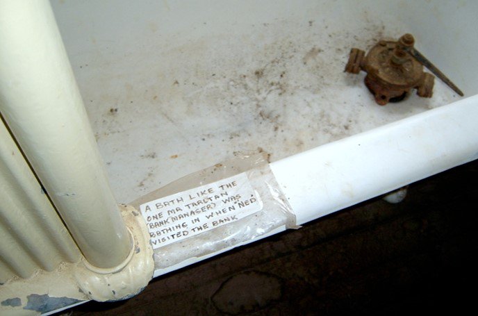 austhistomuseum's tweet image. Any talk that can include a reference to a bath tub in Jerilderie that is "A BATH LIKE THE ONE MR TARLTAN (BANK MANAGER) WAS BATHING IN WHEN NED VISITED THE BANK' is going to interesting . Love you Work Andrew Simpson (AKA @wheres_mini )
#OBLCoP #TheKnowledgeableObject #NedKelly