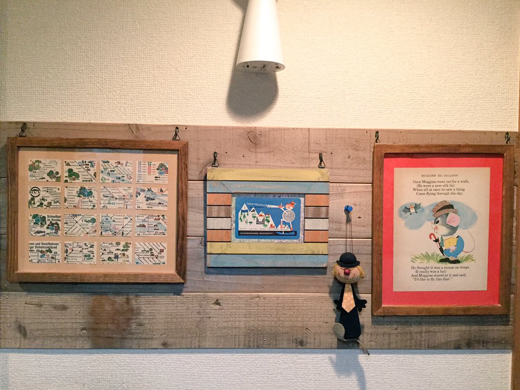 雑貨奥様 Twitter પર 和室とトイレの間の壁は 永らくこのスタイル 絵本の切り抜きやカードカレンダー マッチラベルと ヨーロッパの古い紙モノを飾っています 上にはイケアの確かエンジェルライトみたいな名前の電池式ライトを掛けています 夜だけonします 雑貨奥様 Twitter પર 和室とトイレの間の壁は 永らくこのスタイル 絵本の切り抜きやカードカレンダー マッチラベルと ヨーロッパの古い紙モノを飾っています 上にはイケアの確かエンジェルライトみたいな名前の電池式ライトを掛けています 夜だけonします