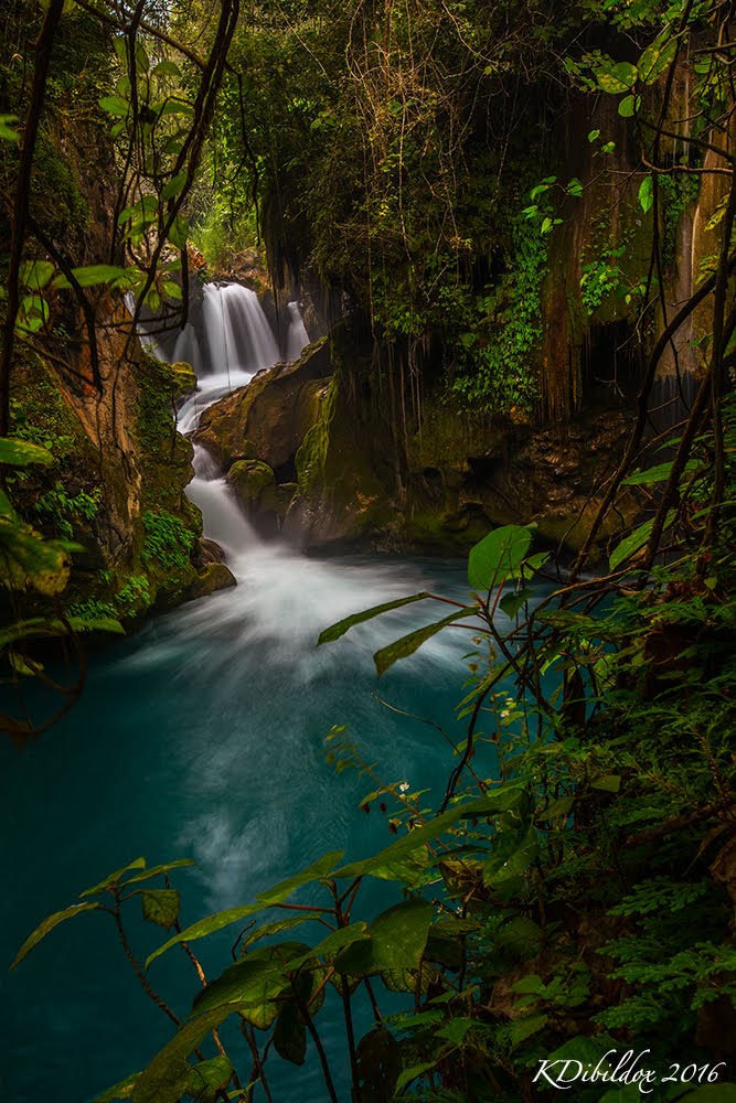 San Luis Potosí, which is the state I'm from, is home to some incredibly beautiful waterfalls. This one is called Puente de Dios, and is in the town of Tamasopo.
#StormHour #mexico #puentededios #waterfalls #waterfall #lahuasteca #longexposure