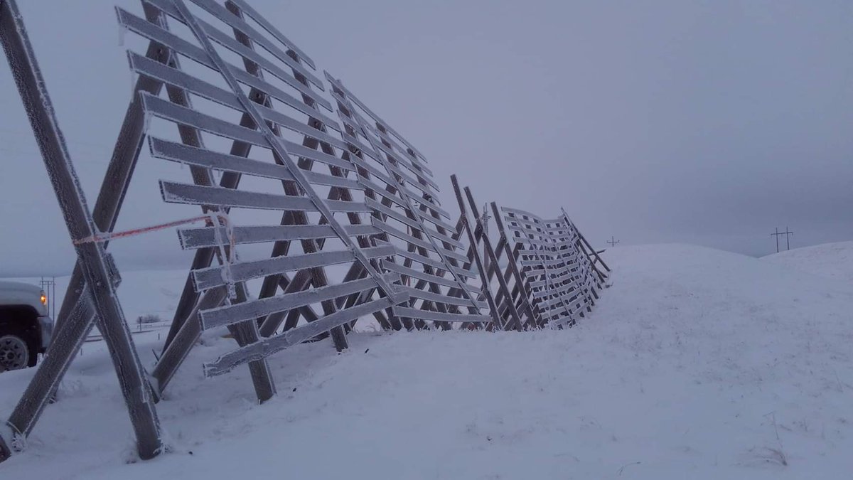 OutdoorNA1's tweet photo. Reducing wind speeds, the snow fences have made Interstates safer for semitrailers and other tall vehicles. Wyoming has more than 900 km (560 mi) of fences now protecting roads across the State. https://t.co/rQsTv7RLmu