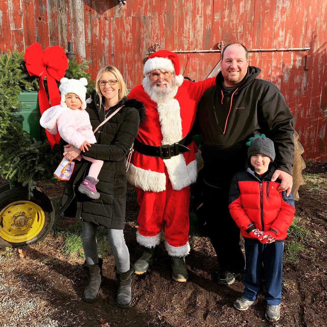 MamaNeedsCocoa's tweet image. We got our tree this weekend 🎄Santa was even there to say hello. Do you get a real tree, fake tree, or no tree? #christmastree #meetingsanta #christmastraditions #treefarm #momblogger #momblogtribe