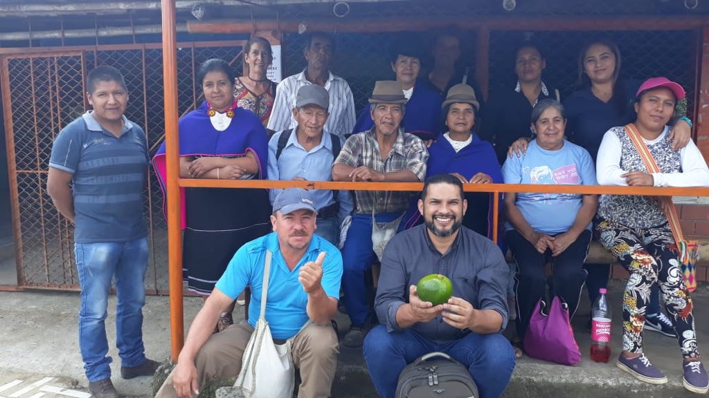 ConsultorGv's tweet photo. @ConsultorGv  agradece a @AnaldexColombia por la oportunidad de compartir y construir pais con  los pueblos indigenas de la zona rural de Morales Cauca@vladimir7538 @jorgegarcianeva @MinAgricultura @PTPColombia @MincomercioCo @rociosar1 @albaluznunez @MaAlejandraMor5 https://t.co/Pl3ZS7sB32