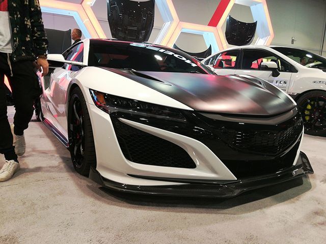 Random Sema shot.. This car is something else.

#acura #honda #NSX #HondaNSX #overkilleverything #overkillperformance @overkillperformance ift.tt/2Ry371M