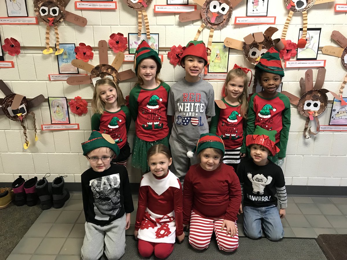 QueenLean44's tweet image. Mrs. Mabrey’s elves!
#mac185