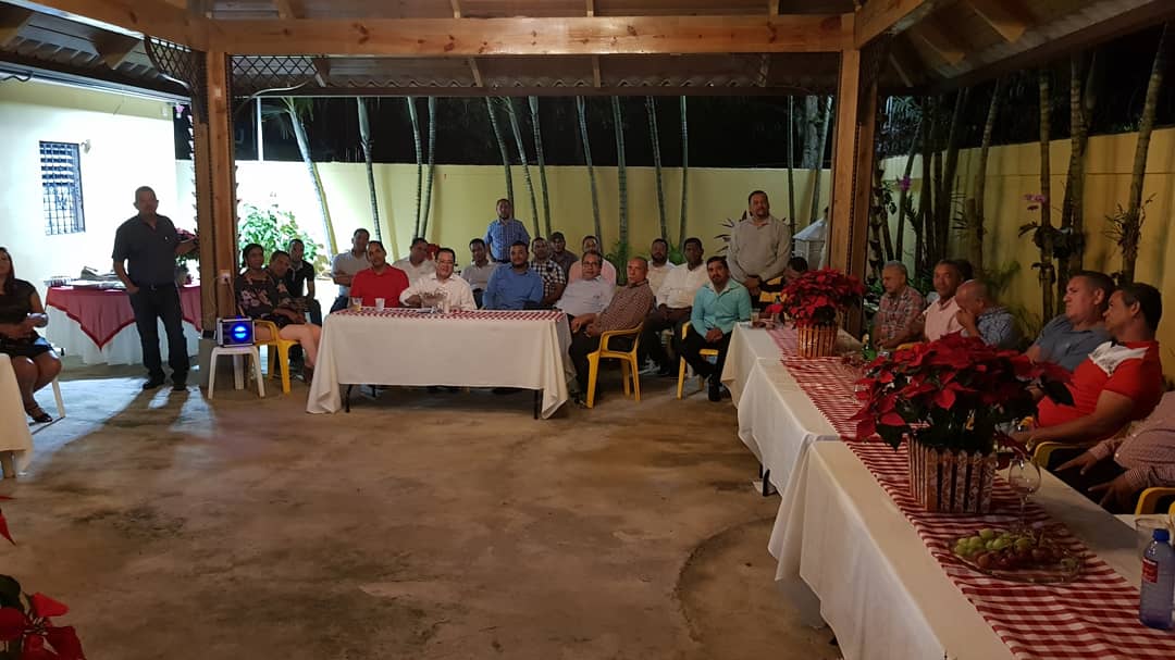 Aguinaldo navideño en Cutupú, La Vega, con la presencia de Julio César Correa.
#Decisión2020RD
<a href="/Jcesarcorrea/">Julio Cesar Correa</a>