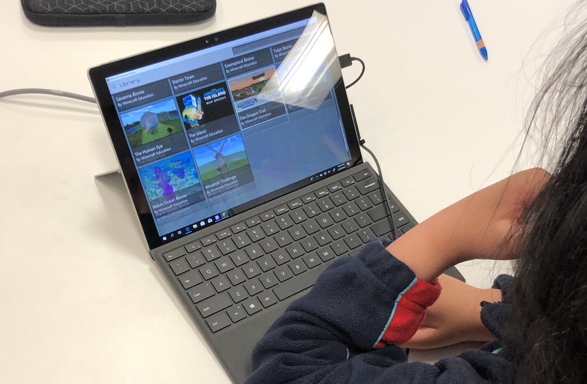 ThetaNet's tweet image. Checking out #MinecraftEDU maps at #hackmini