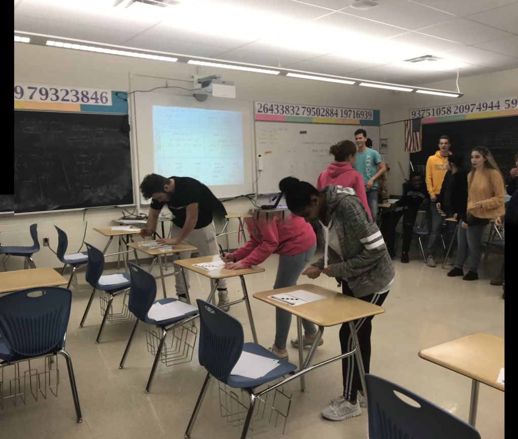 lkwright1464's tweet image. @codeorg @HardyCountySchools @moorefieldhs MHS students loved the coding relays! #CodeWV #TISCohort2018