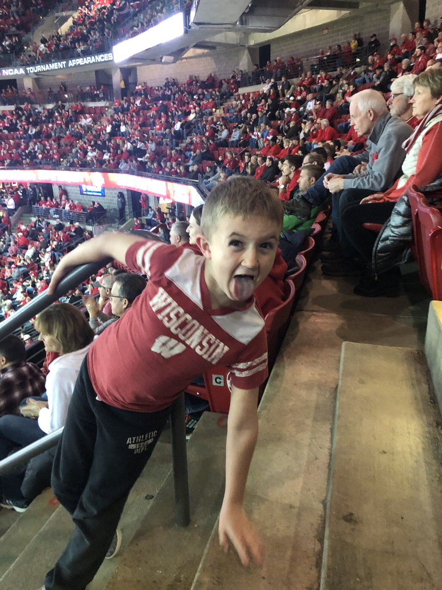 sciencewitt's tweet photo. First badger basketball game #OnWisconsin #badgerbball https://t.co/sjo16y7pwZ
