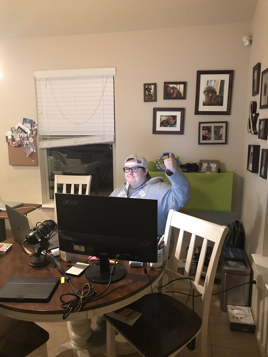 EmilieTX's tweet photo. So @stephen_larsen1 @NerdMcGeekerson had SURGERY TODAY to change her defibrillator &amp; 4 hours later she’s #funnelhacking https://t.co/D3pSdTbGI8