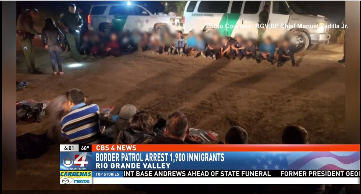 cbsrgv's tweet photo. "The smugglers don't care for the individuals they're crossing, all they care about is the money. They see these as a commodity, not as people," said Border Patrol Agent, Marcelino Medina.
>>https://t.co/oiMVp6YYEm
--via @SydneyKGBT
#rgv #BorderPatrol #borderarrests https://t.co/3BvAJGdFC8