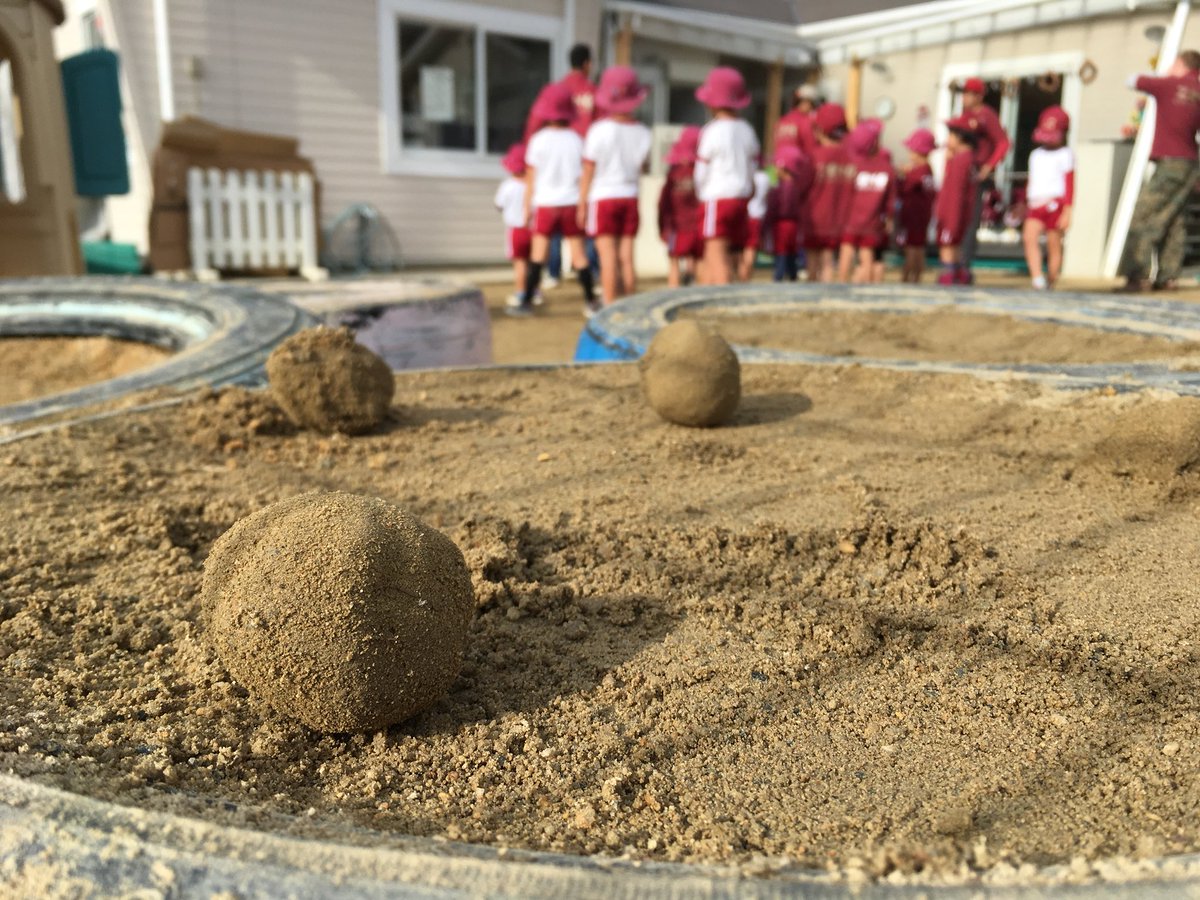 Zono International School 朝の外遊びで作った泥だんごに見守られながら サークルタイムが始まりましたよ 泥だんご サークルタイム 英語保育 インターナショナルスクール 京都 Zono Zono International School 朝の外遊びで作った泥だんごに見守られながら サークルタイムが始まりましたよ 泥だんご サークルタイム 英語保育 インターナショナルスクール 京都 Zono