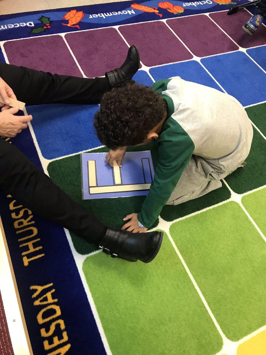 strongspeech's tweet image. collaboration rocks! while the OT targeted handwriting &amp;amp; fine motor skills, i reinforced concepts like top/middle/bottom and big/little #teamwork #progress #NRNT1819 #NRCSDchat