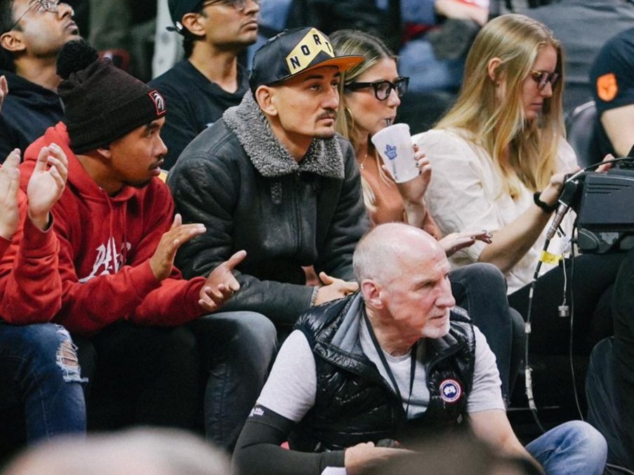 Dtidq8pU0AIRJ92.jpg:large