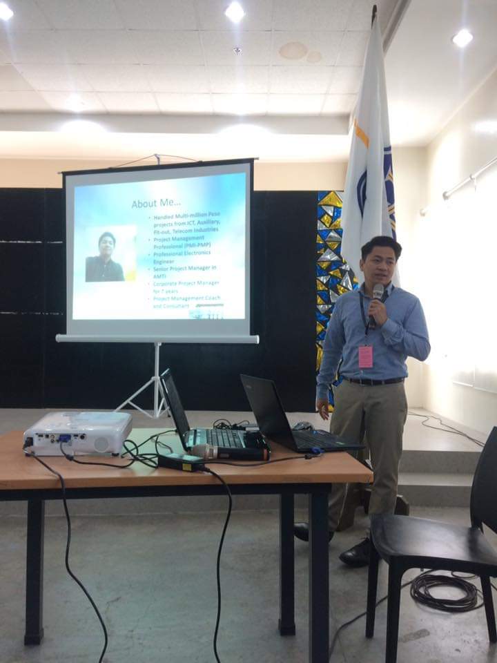 nu_ieces's tweet photo. ATM: Engr. Jason Guerrero, PECE, sharing his expertise about Project Management.
#SPECTRUM2018 https://t.co/NaGkTFfu6Q