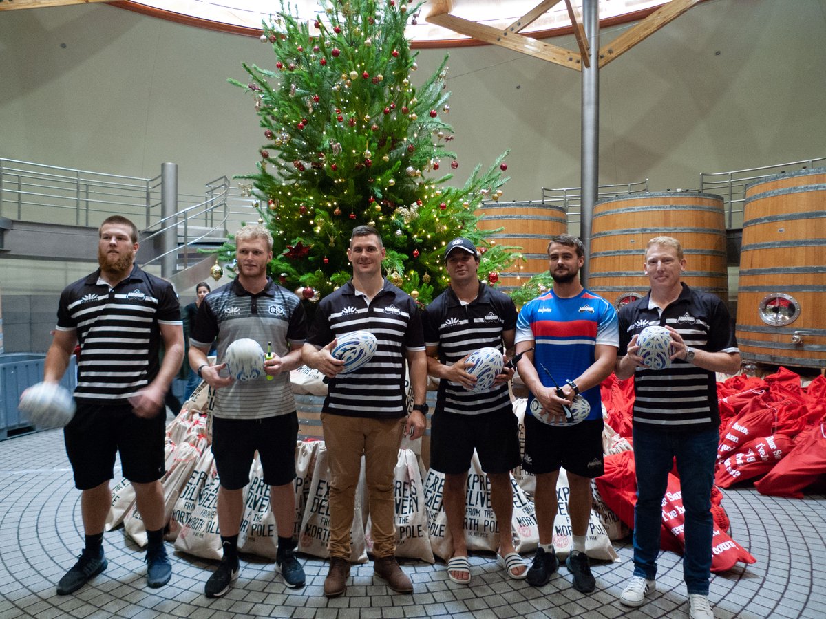 Craggy Range (@craggyrange) on Twitter photo Thank you to <a href="/hbmagpies/">Hawke's Bay Magpies</a> for helping us pump up 800 rugby balls for children living in hardship as part of a #childrenschristmas. Great to see members of our community helping support those less fortunate: bit.ly/2PceU3X Thank you to <a href="/hbmagpies/">Hawke's Bay Magpies</a> for helping us pump up 800 rugby balls for children living in hardship as part of a #childrenschristmas. Great to see members of our community helping support those less fortunate: bit.ly/2PceU3X