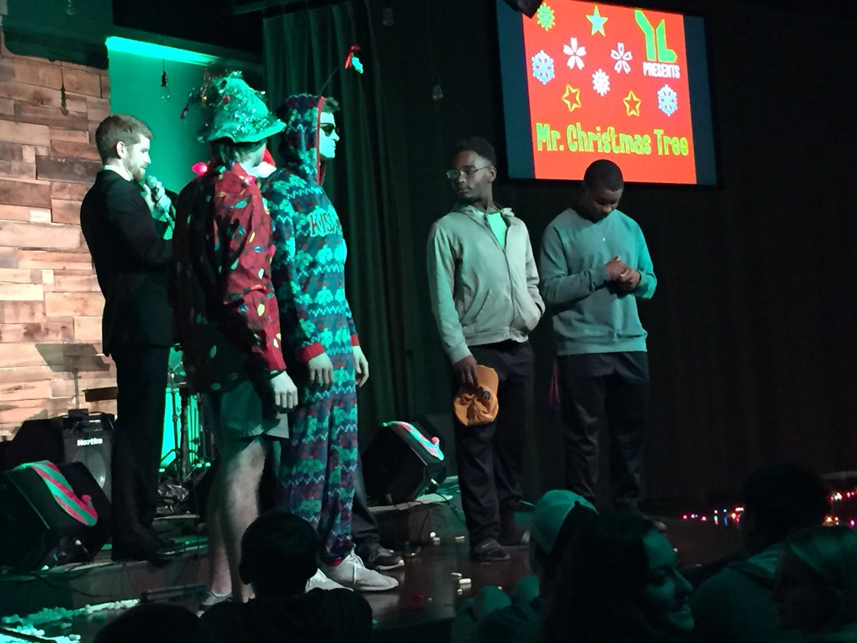 Had a blast with <a href="/JDSimmsOfETX/">Justin Simmons</a> and @EastTexCraw judging the Mr. Christmas Tree 2018 competition... some fine young men making @JohnTylerLions and @RELRedRaiders proud! Blessed to have been asked to be a part! 🎄🤩🤴🏻💙❤️