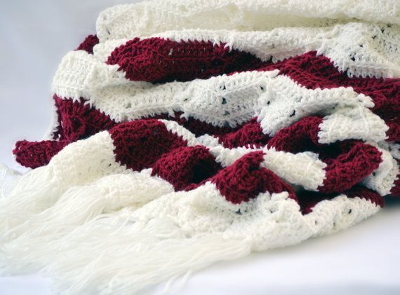 lanakinbuddys's tweet photo. Give the perfect gift with this romantic blanket. https://t.co/anR2pw3YeK  #crochetblanket #romantic #sweetheart #hearts #etsy #blankets #bedding #homedecor #giftsforher #giftideas #crochetlove #yarn #christmasgifts #HolidayGifts #HolidayShopping #christmasgiftsforcouples https://t.co/vdDDqucYvY
