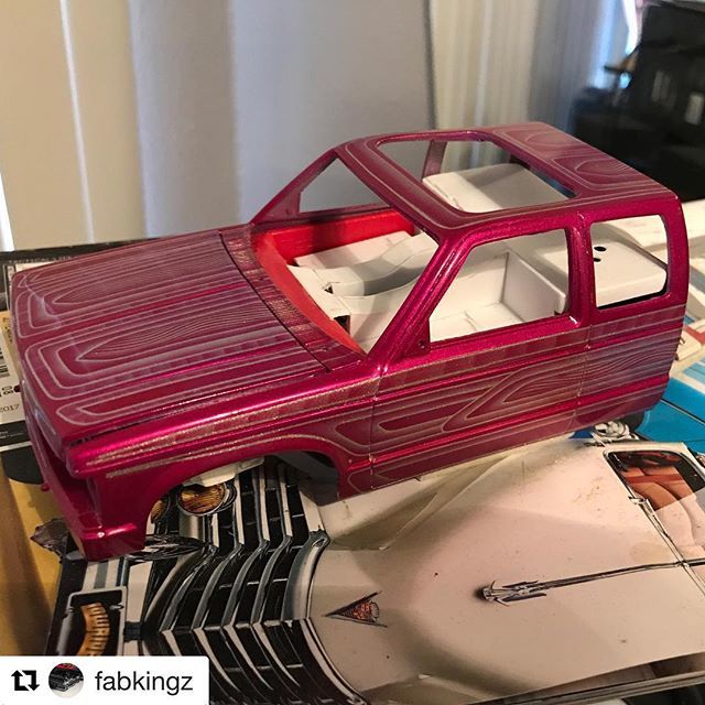 Scaleriders's tweet photo. #Repost @fabkingz ・・・
Heeeee’s Baaaaaaaaaack!!!! #LUGK #FabKingz #beddancer #houseofkolor @jc_21kustoms on the #beats #paintwhisperer #RC #remotecontrol #lowrider #minitruck #switches #lowridermagazine #scaleriders https://t.co/tGOB4LqRF4 https://t.co/JKFUXhMNLI