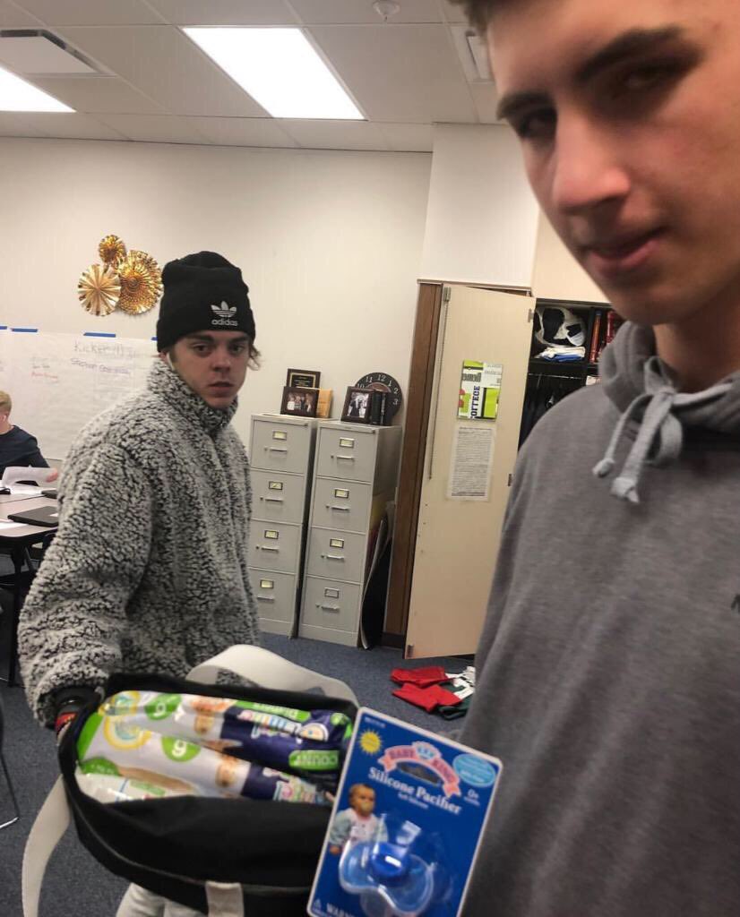 UT_DECA's tweet photo. Hey Utah DECA - Our goal is to donate 200 diaper bags to Women of the World! The chapter with the most gets 3 spots to ICDC in Orlando, FL! Woods Cross DECA has put together a ton of bags! Bring donations to state where we will announce the winning chapter! #READYFORIT #UTAHDECA https://t.co/ZMnA3OiyNh