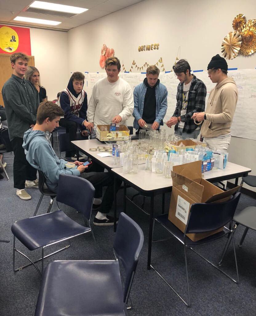 UT_DECA's tweet photo. Hey Utah DECA - Our goal is to donate 200 diaper bags to Women of the World! The chapter with the most gets 3 spots to ICDC in Orlando, FL! Woods Cross DECA has put together a ton of bags! Bring donations to state where we will announce the winning chapter! #READYFORIT #UTAHDECA https://t.co/ZMnA3OiyNh