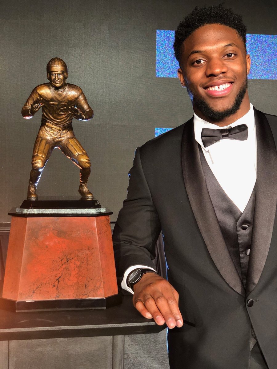 KySportsRadio's tweet image. Josh Allen wins College Football Defensive Player of the Year!!!