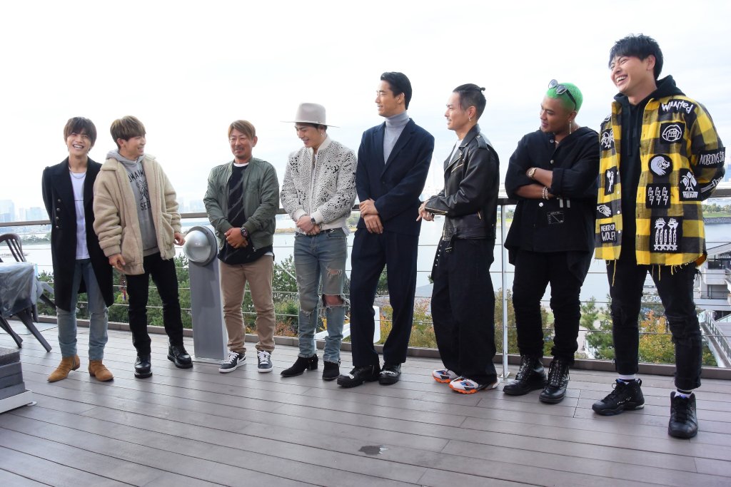 oricon's tweet photo. 三代目JSBがハッピーサプライズ❗ 12/13(木)『モニタリング＆三代目 J Soul クリスマス 3時間SP』放送🎄✨
https://t.co/pqjGDqBcAY

｢三代目と友達｣と嘘をついてしまったお父さんを救うため、一家と東京観光へ🗼三代目ファンのおばあちゃんとはUSJデート💕

#三代目JSoulBrothers #三代目JSB https://t.co/ZBHp3wXP4f