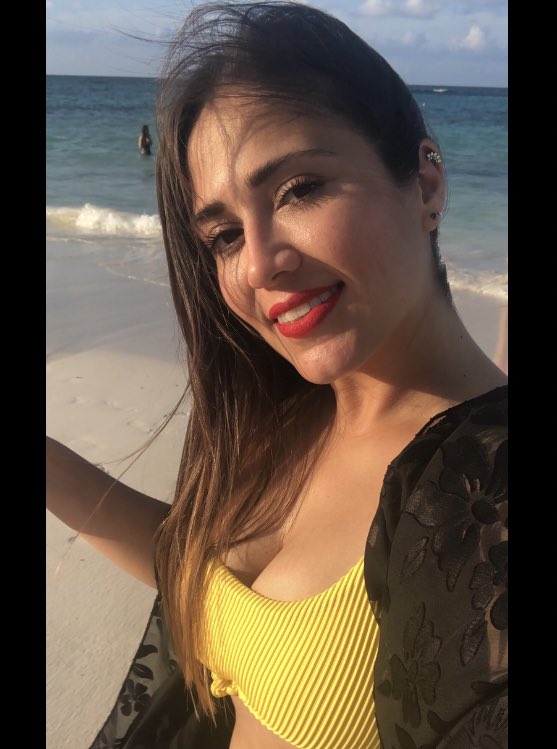 anneidy_solis's tweet photo. My girls + sun + beach = November highlights // Ready for the winter ❤️ https://t.co/2tLoOOstHT