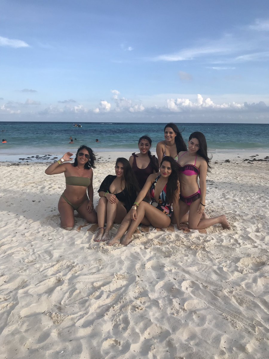 anneidy_solis's tweet photo. My girls + sun + beach = November highlights // Ready for the winter ❤️ https://t.co/2tLoOOstHT
