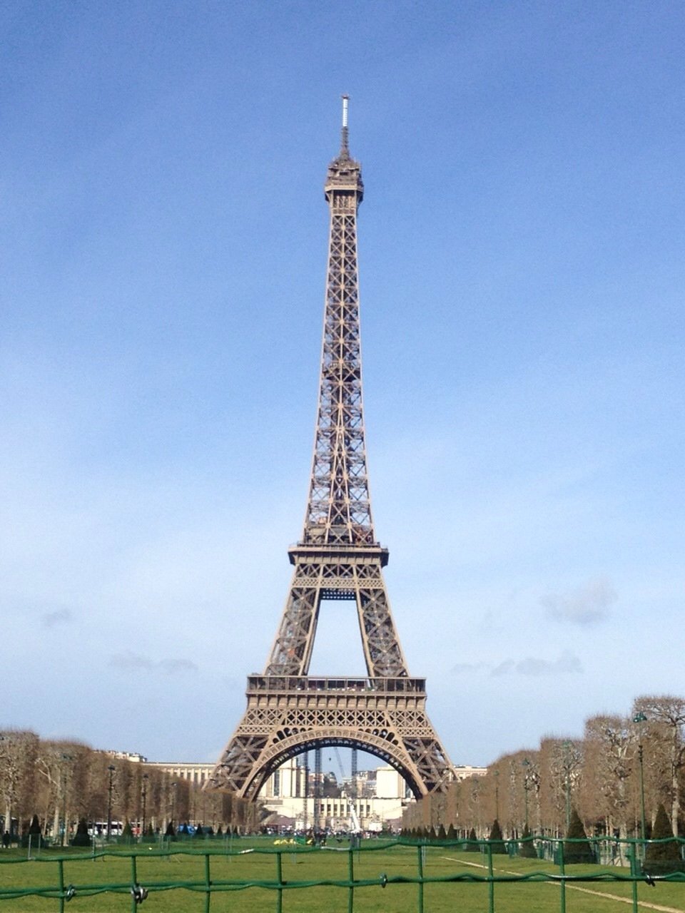 マッキー 美しい風景を探して100ヶ国旅行 パリのシンボル エッフェル塔 日中も素敵ですが 夜のエッフェル塔もお洒落でいつまでも見ていられました あ あれだ 本物だ というのが第一印象でした 笑 T Co 5gvi7o1cn0 Twitter