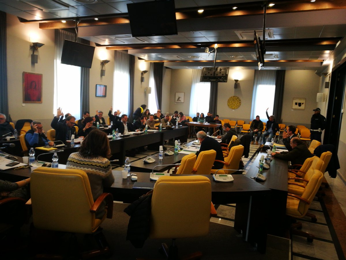 Debiti fuori bilancio, approvata all'unanimità dei votanti la proposta al quarto punto odg del #consigliocomunale <a href="/ComuneTermoli/">Comune di Termoli</a>