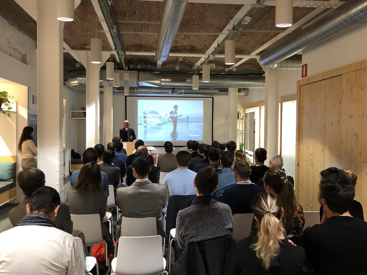 scoot_esp's tweet image. Hoy estamos en mVenturesBcn ayudando a diseñar el futuro de la movilidad junto a @zinc_lab #barcelonatech
