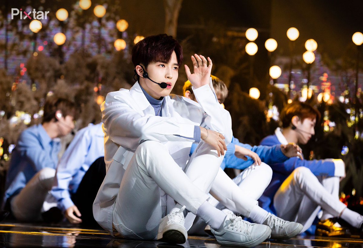 Pixtar_official's tweet photo. #워너원 #봄바람 #인기가요 #wannaone #SpringBreeze #pixtar https://t.co/zC6v9oyYus