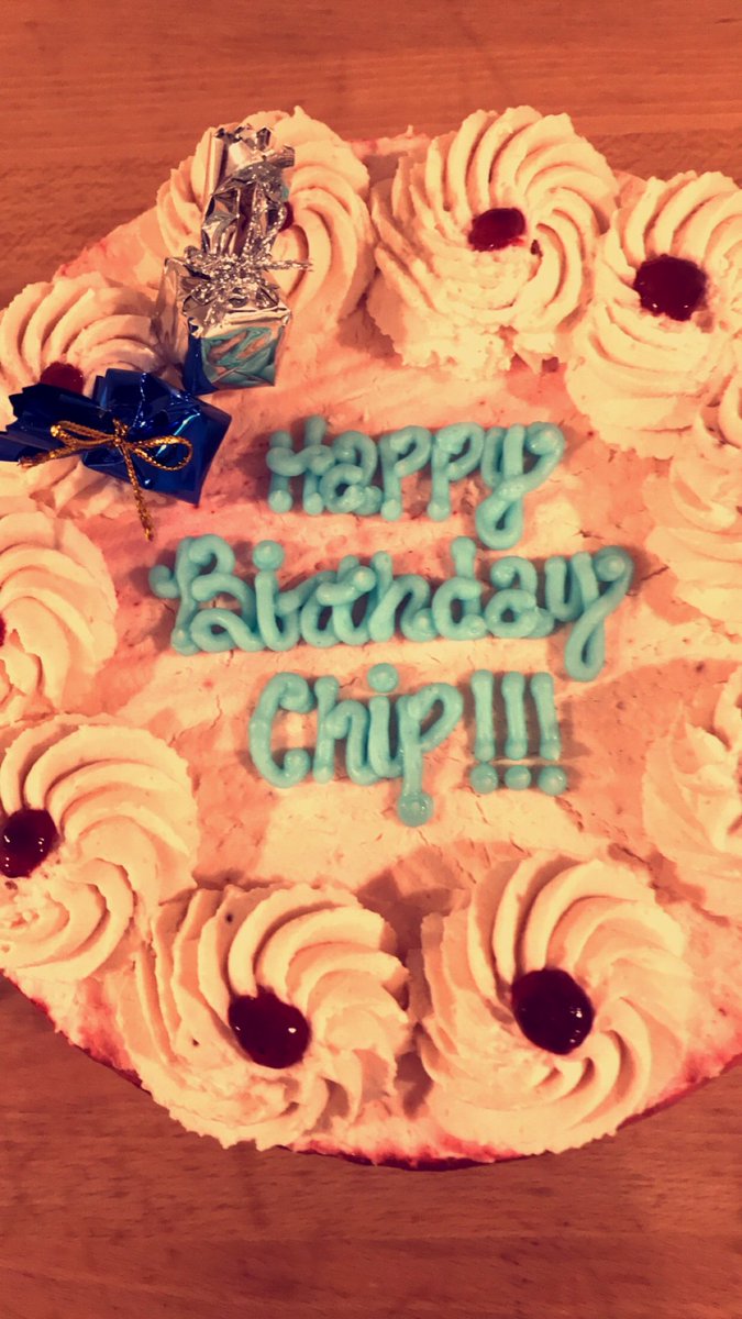 BrookLabranche's tweet image. Practice makes perfect #bakerylife