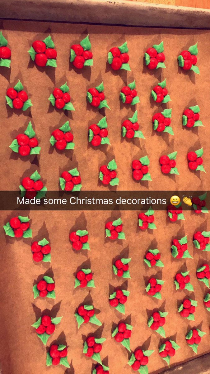 BrookLabranche's tweet image. Practice makes perfect #bakerylife