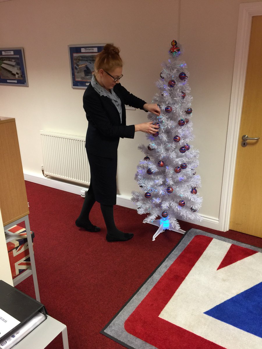 Britannia_SSL's tweet photo. Tree is up in Britannia!!!

Feeling very Christmassy https://t.co/mkZOB6FwPn